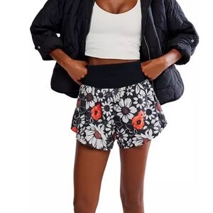 FREE PEOPLE MOVEMENT CARPE DIEM PRINTED SHORTS TUXEDO FLORAL large